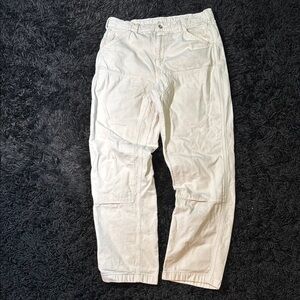 Uniqlo Cream Cargo Pants Practical and Versatile